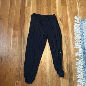 alo yoga joggers. very lightweight and ribbed. never worn